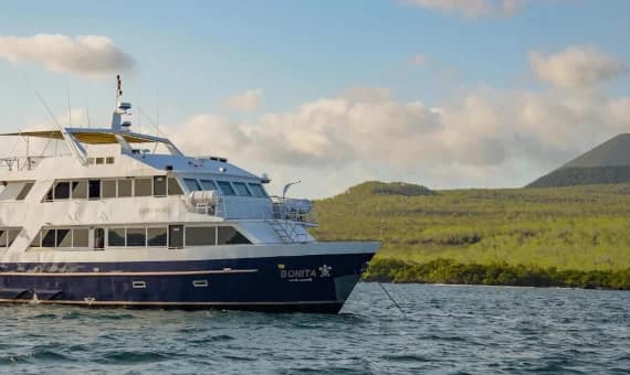 Bonita-Yacht-Galapagos
