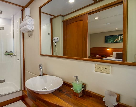 Integrity Galapagos Cruise bathroom