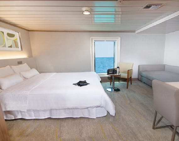 La Pinta Galapagos Cruise suite