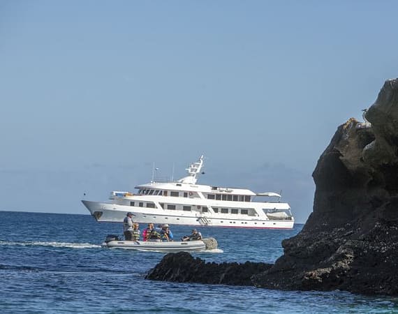 Passion Galapagos Cruise sailing
