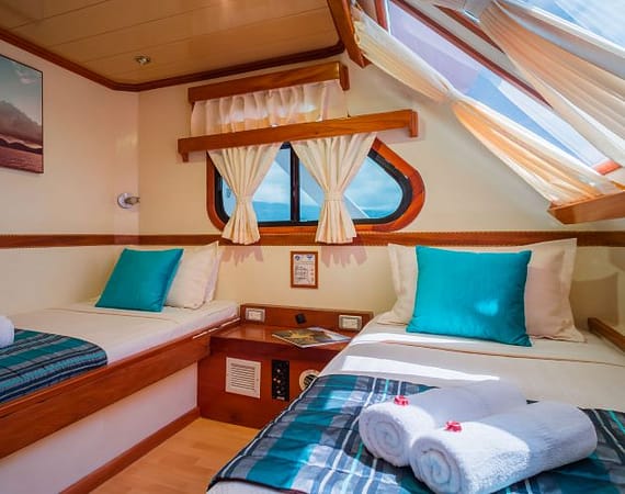 Seaman Journey Galapagos Cruise twin cabin