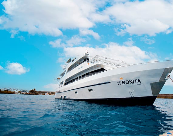 Galapagos Islands cruise yacht Bonita