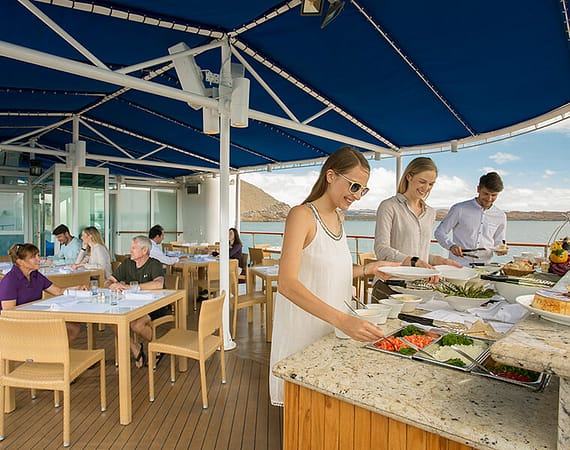 Isabella II Galapagos Cruise al fresco dining