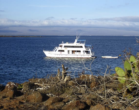 Fragata Galapagos Cruise yacht zodiac