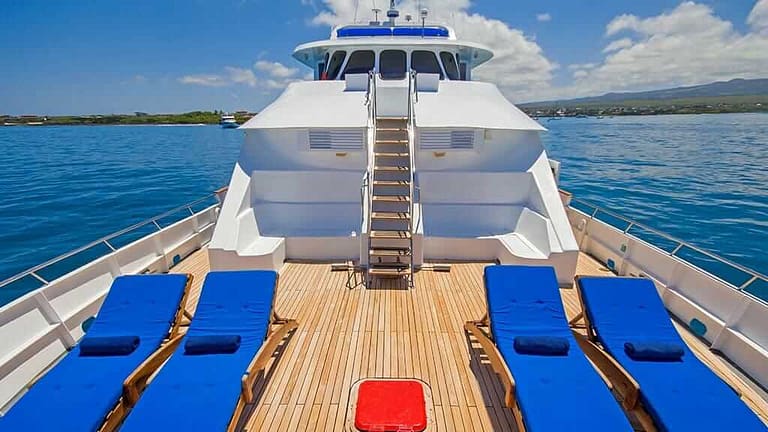 tip-top-4-yacht-sundeck-and-stairs
